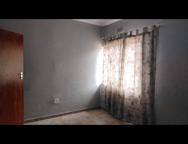 3 BEDROOM PROPERTY TO RENT IN LEBOWAKGOMO UNIT A
